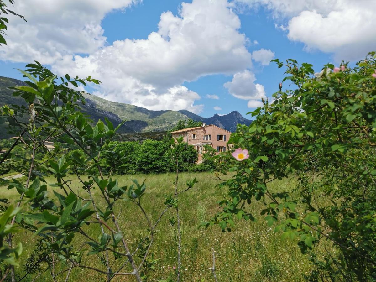 La Peyregoune, Logement En Pleine Nature Et Table D'Hotes Blieux Exterior photo