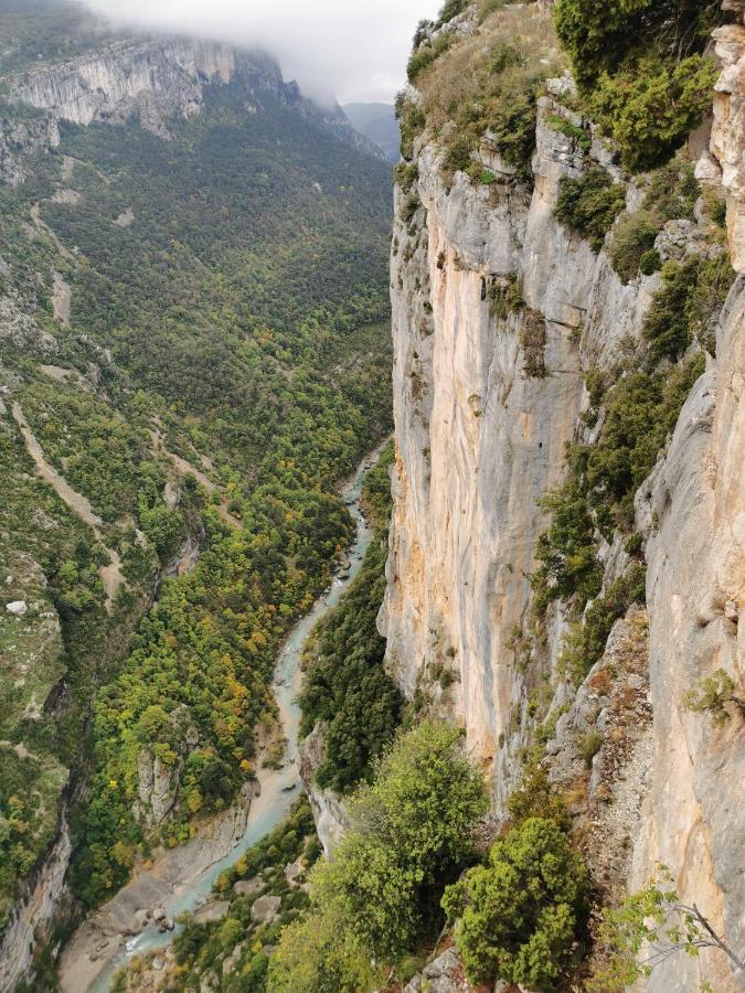 La Peyregoune, Logement En Pleine Nature Et Table D'Hotes Blieux Exterior photo