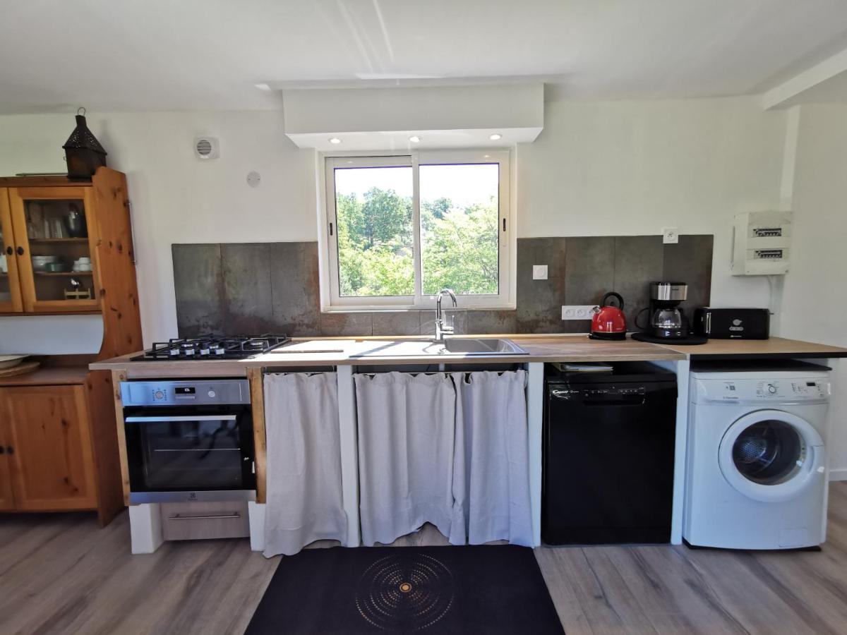 La Peyregoune, Logement En Pleine Nature Et Table D'Hotes Blieux Exterior photo