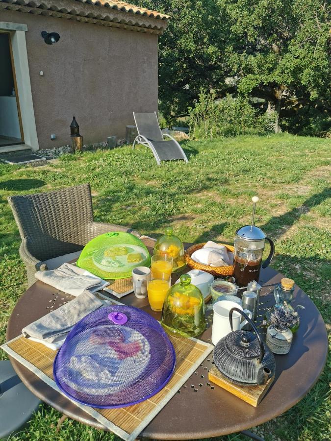 La Peyregoune, Logement En Pleine Nature Et Table D'Hotes Blieux Exterior photo